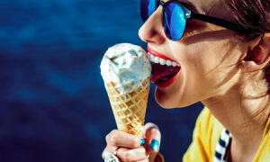 Мороженое при больном горле